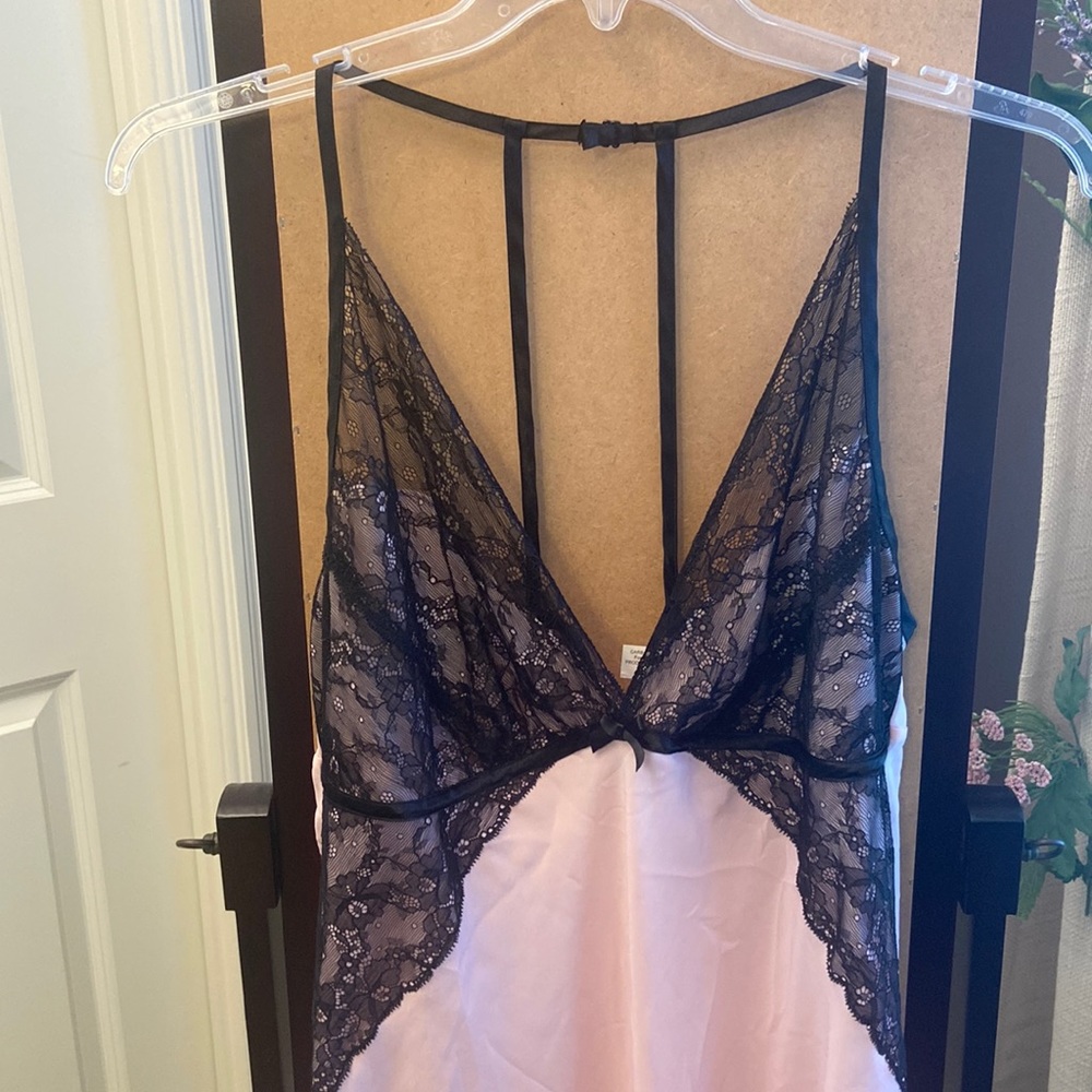 NWOT Cacique chemise lingerie plush pink with lace 18/20